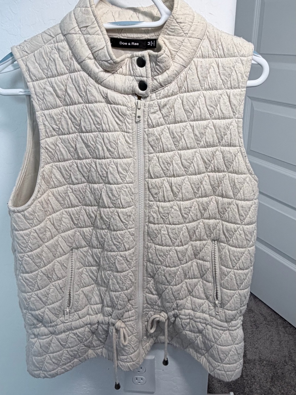 Doe & Rae Cream Quilted Drawstring Zip Vest